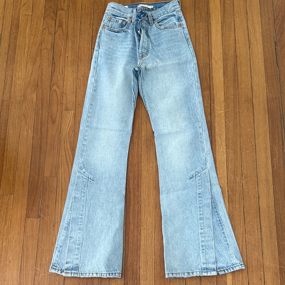 Levi’s Ribcage Split Flqre Jeans 24x32